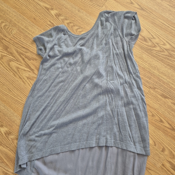 Lululemon Athletica Gray Women's Blouse. Rip Tag Cut Off, Size 10 - Picture 2 of 3